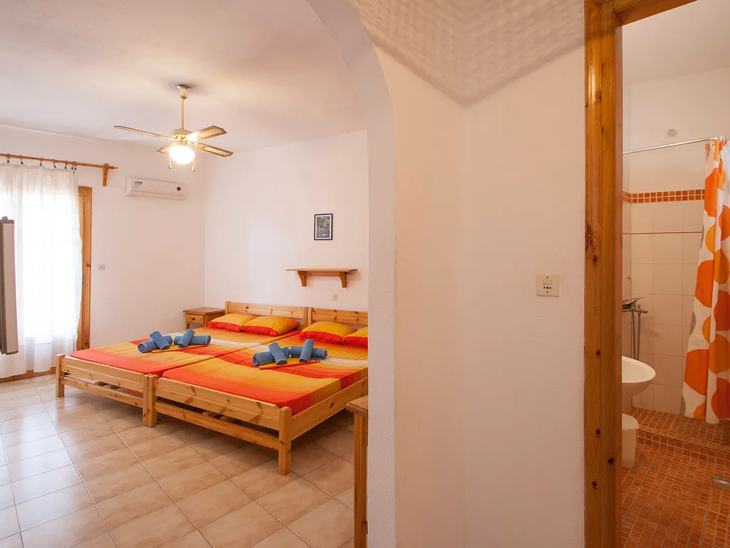 QUADRUPLE STANDARD Room, Pension Eliza, Skiathos