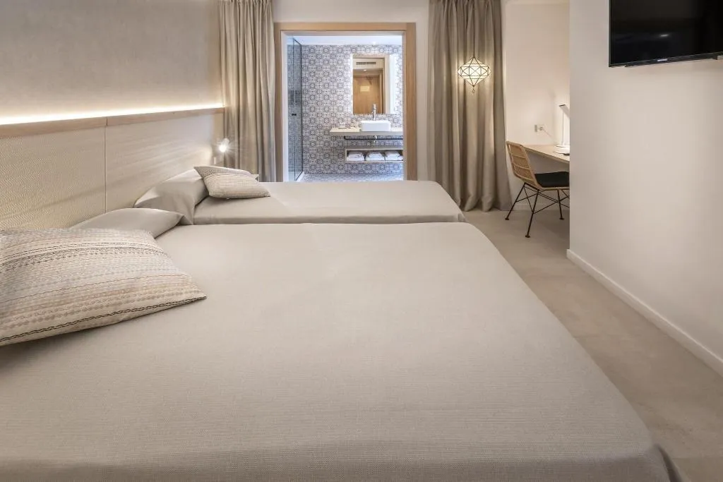 Room, Hotel Alhambra, Costa Brava
