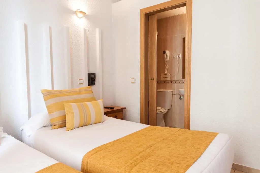 Room, Josefina Hostal, Madrid