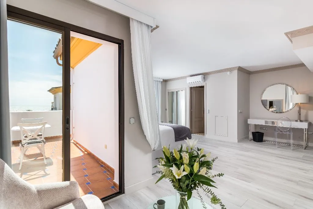 SUITE EXECUTIVE SEA VIEW Room, B51 Boutique Hotel Puerto Banus, Costa Del Sol