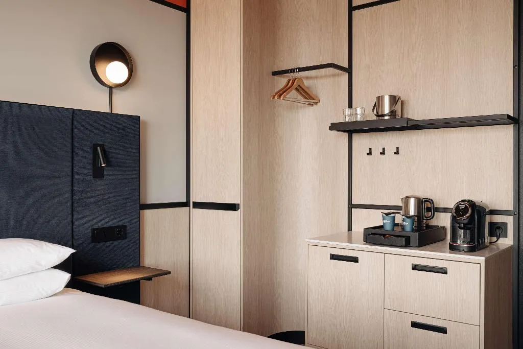 DOUBLE WITH VIEWS Room, DoubleTree by Hilton Amsterdam Centraal Station, Amsterdam