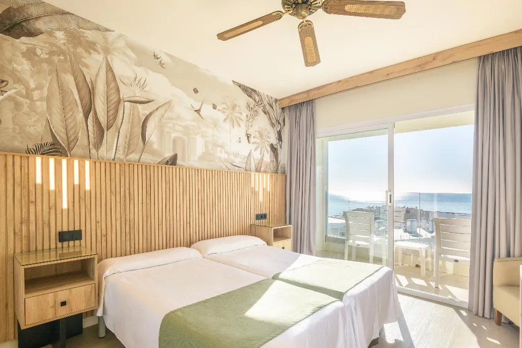 TRIPLE SEA VIEW CAPACITY 3 Room, Hotel Parasol by Dorobe, Costa Del Sol
