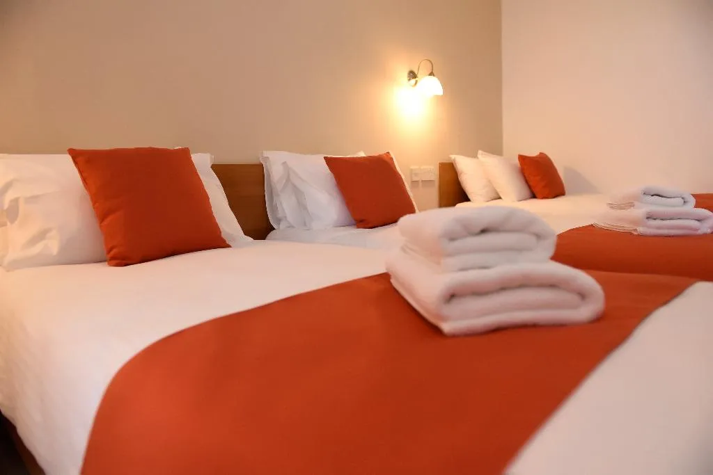 TRIPLE INNER Room, British Hotel, Malta