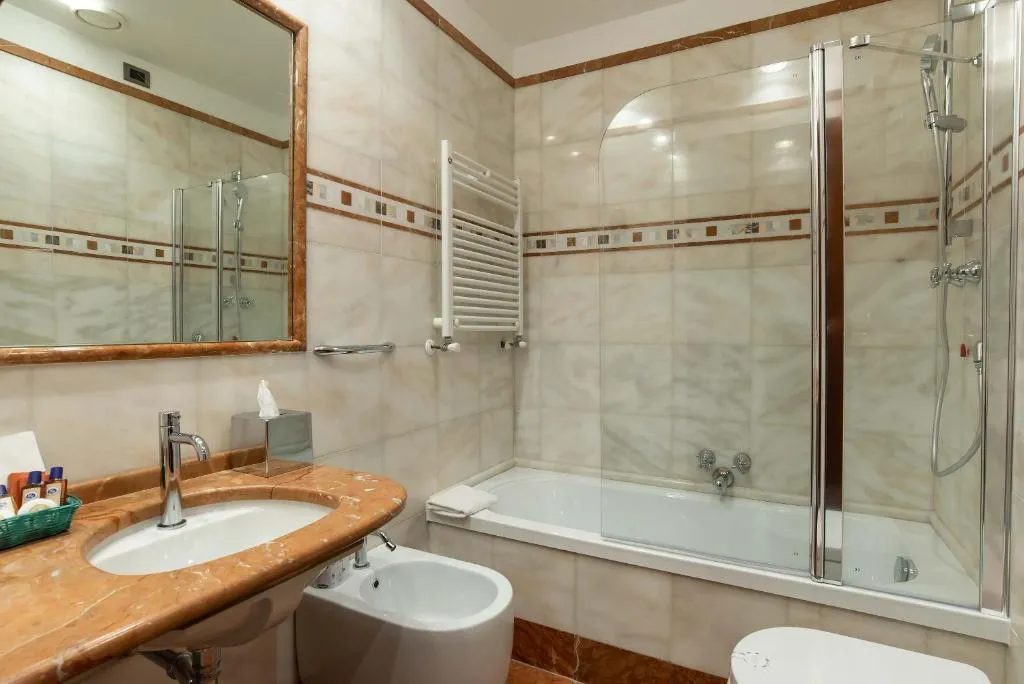 Double or Twin CLASSIC Room, Genova, Rome