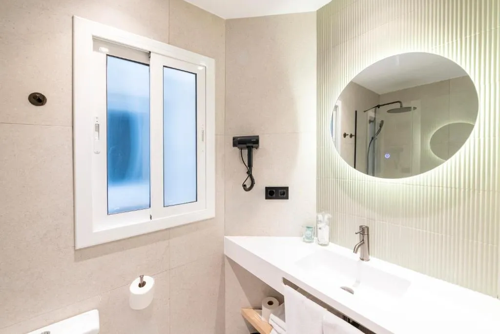 STUDIO SUPERIOR Room, Aparthotel Atenea Calabria, Barcelona