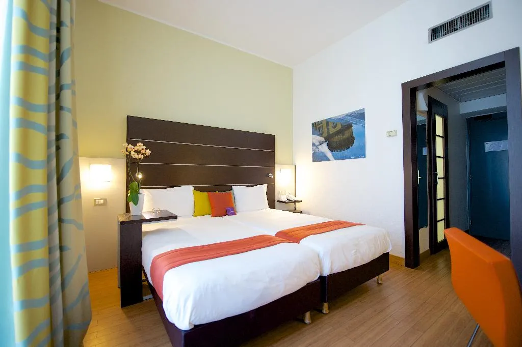 Room, Mercure Napoli Centro Angioino, Naples