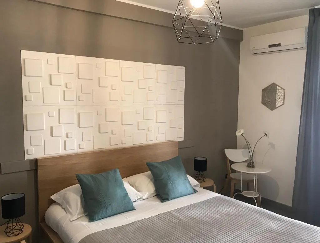 DOUBLE SUPERIOR QUEEN BED Room, Stesicoro InHabit - Catania City Center, Catania