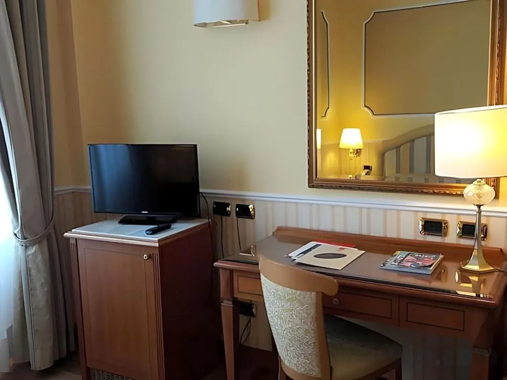 Double or Twin STANDARD Room, Andreola Central Hotel, Milan
