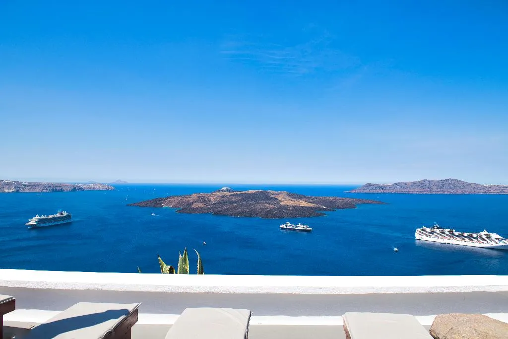 General view, The Last Sunbeam, Santorini