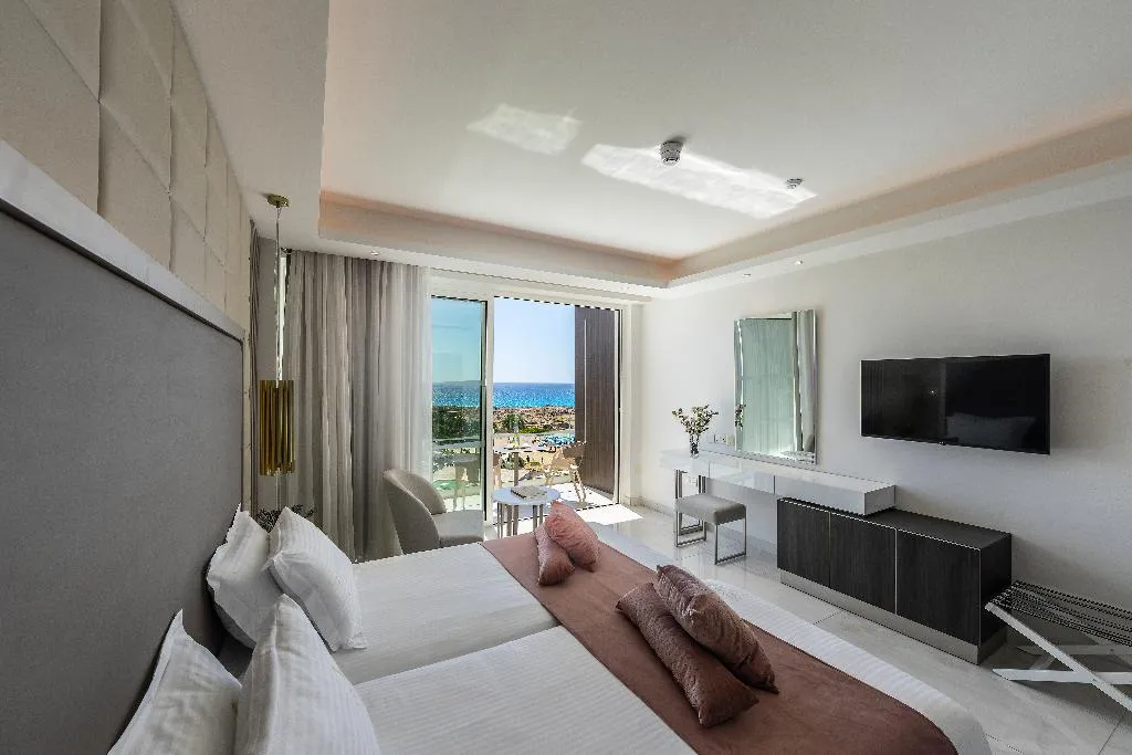 TWIN SEA VIEW Room, Chrysomare Beach Hotel & Resort, Cyprus