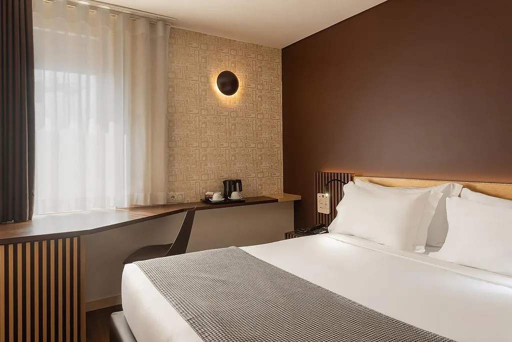 DOUBLE KING SIZE BED Room, HF Fenix Urban, Lisbon