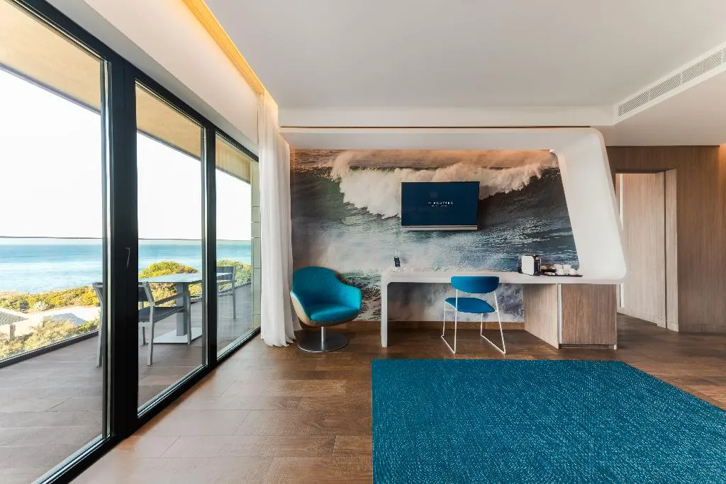JUNIOR SUITE SEA VIEW Room, Eurostars Cascais, Lisbon