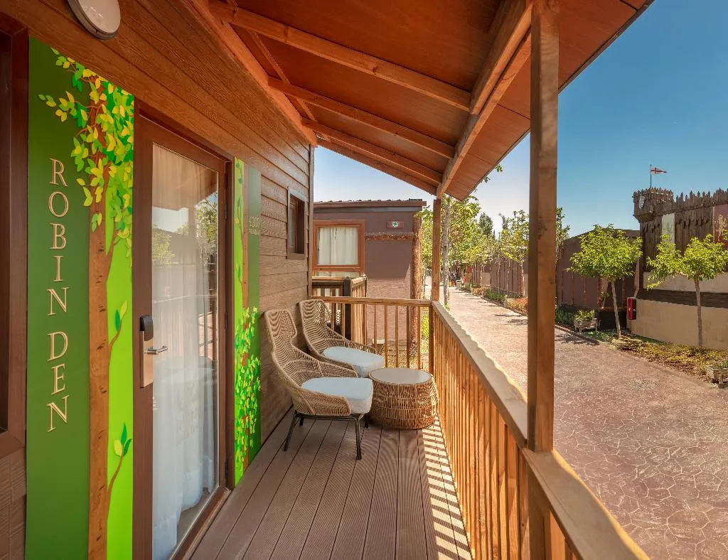 LODGE CAPACITY 3 Room, Magic Robin Hood Resort, Costa Blanca