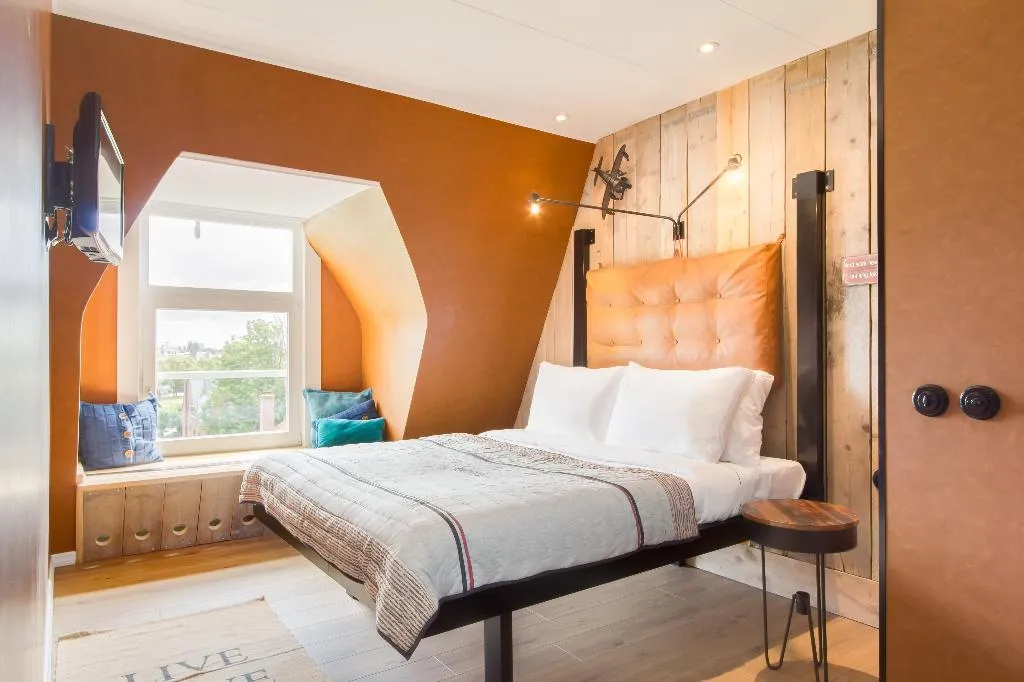 TRIPLE EXECUTIVE Room, Max Brown Htl Museum Sq, part of Sircle Collection, Amsterdam
