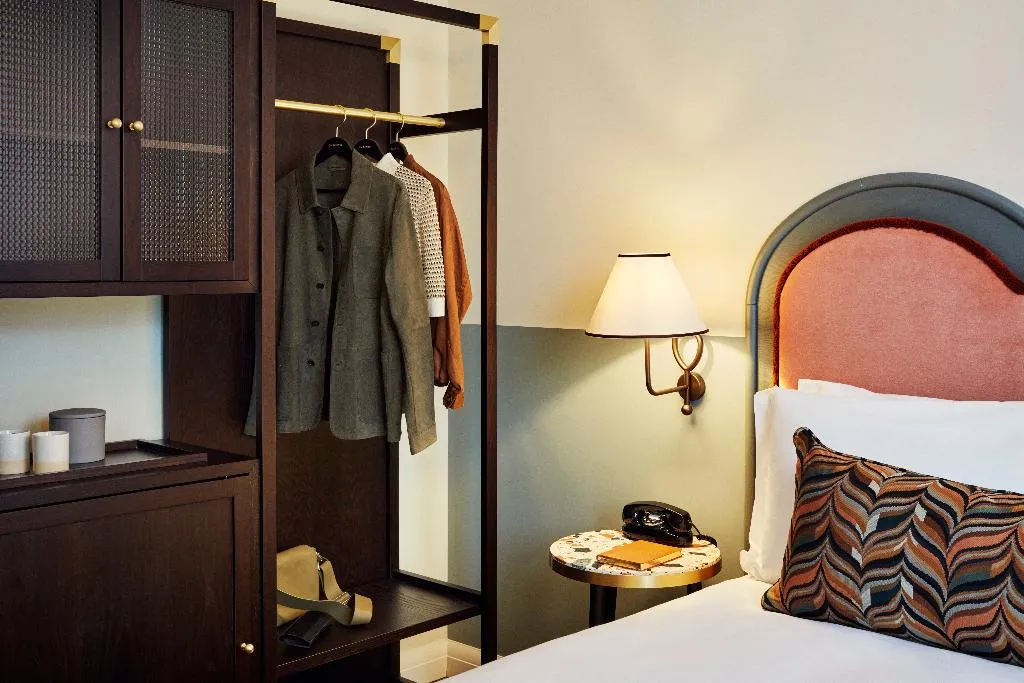 DOUBLE SUPERIOR Room, The Hoxton, Berlin, Berlin