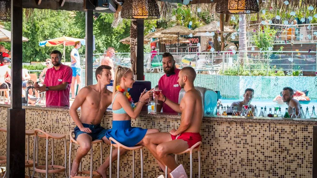 Bar, Cooee Mimosa Sunshine, Varna
