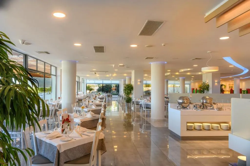 Restaurant, Grand Hotel Holiday Resort, Crete
