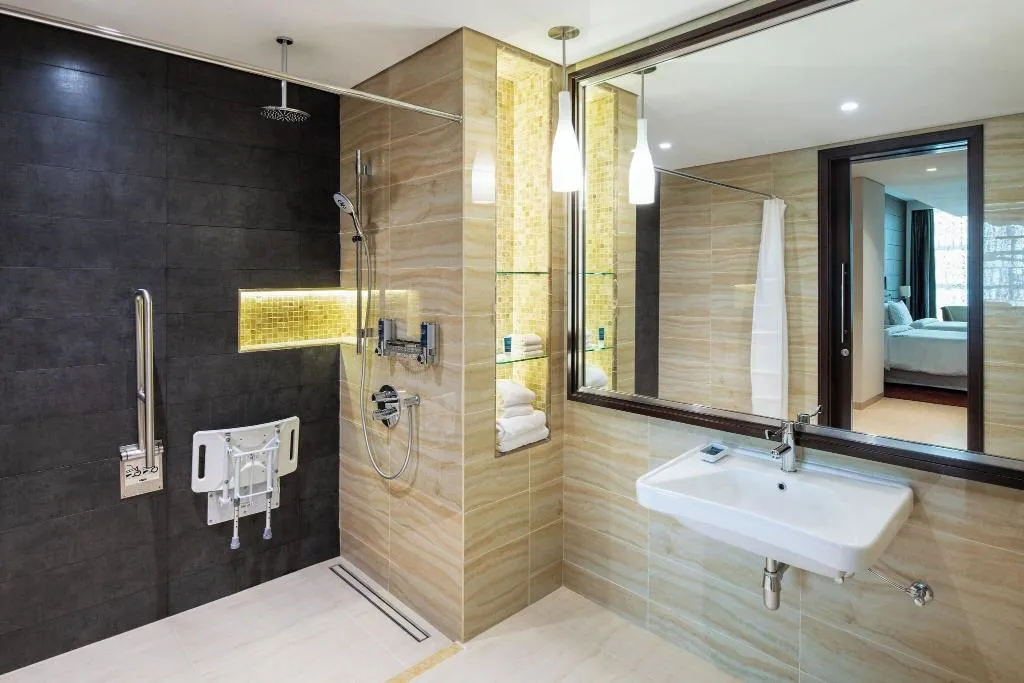 DOUBLE CLASSIC KING BED Room, Four Points by Sheraton Sharjah, Dubai