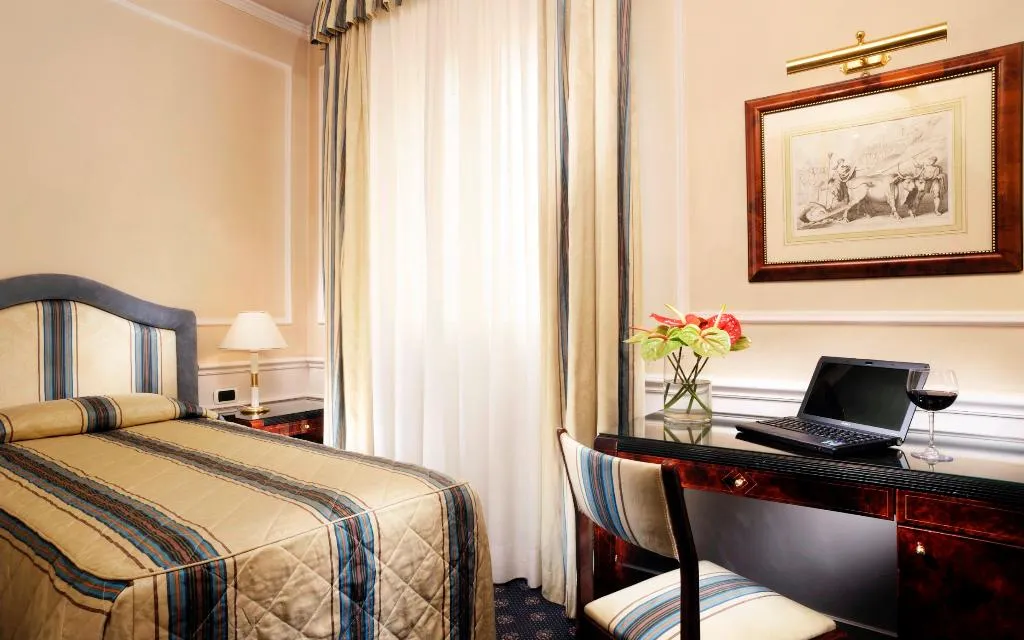 SINGLE STANDARD Room, De la Ville, Florence