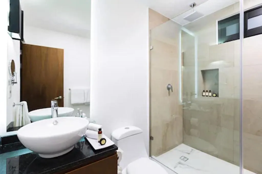 STUDIO DELUXE QUEEN BED Room, Seven Boutique Apartments Cancún, Cancun Area