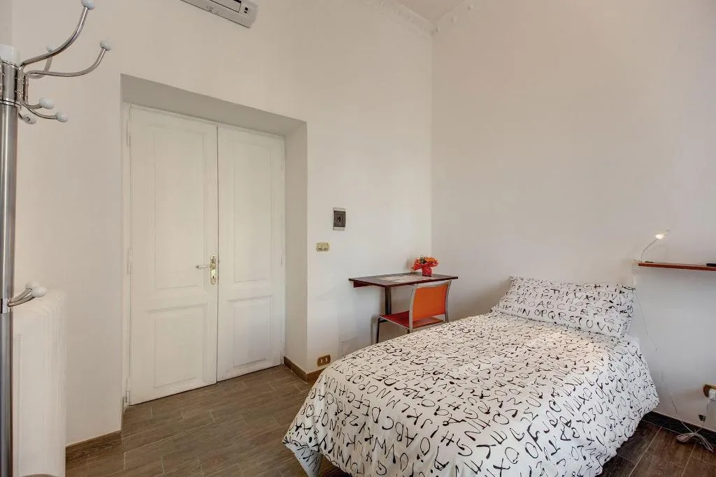 Room, Domus 78, Rome
