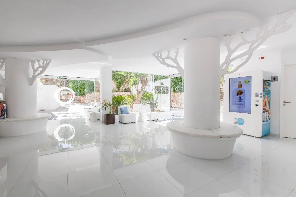 Lobby, FERGUS Style Cala Blanca Suites, Majorca