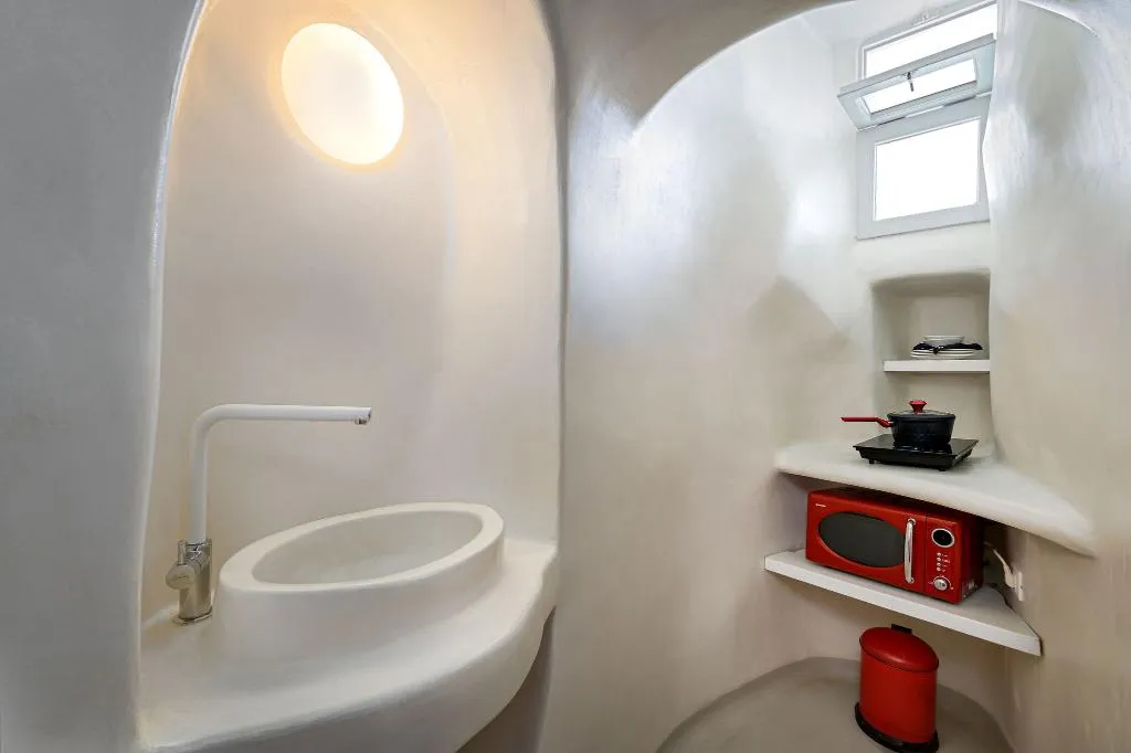 QUADRUPLE WITH JACUZZI Room, Trieris Villas & Suites, Santorini