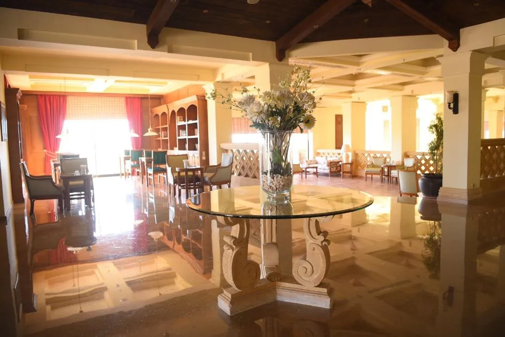 Bar, The Cascades Golf Resort Spa and Thalasso, Red Sea Riviera