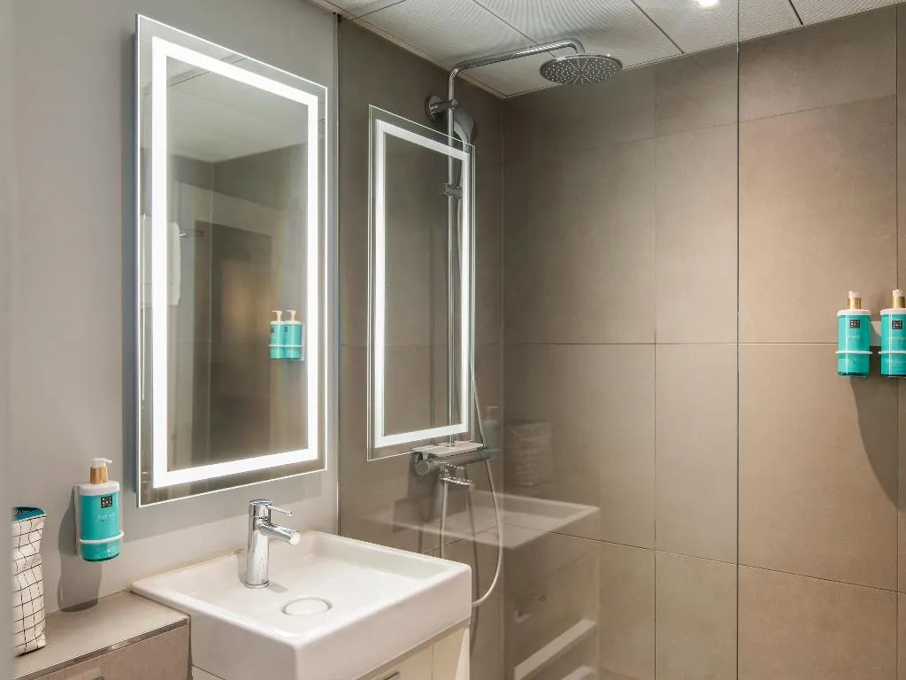 Room, Novotel Amsterdam City, Amsterdam