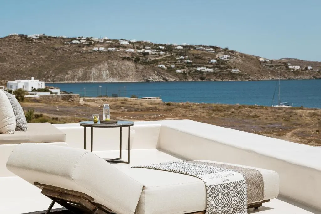 VILLA WITH JACUZZI Room, Casa Del Mar Mykonos Seaside Resort, Mykonos