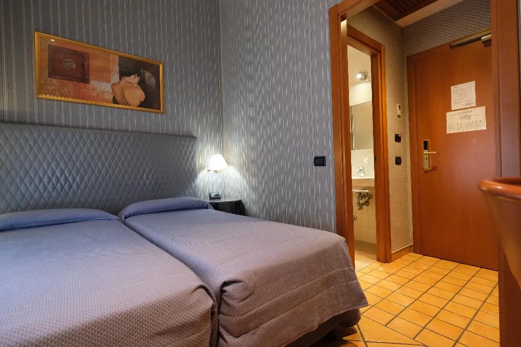 TWIN STANDARD Room, Hotel Lirico, Rome