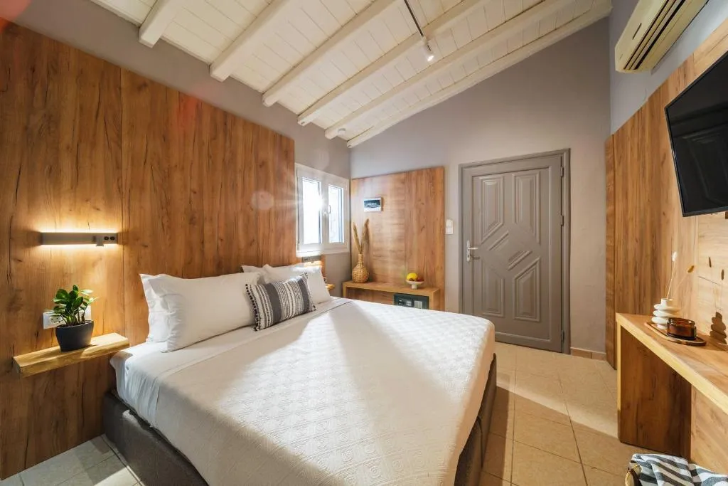DOUBLE WITH JACUZZI Room, Avaton Garden, Skiathos