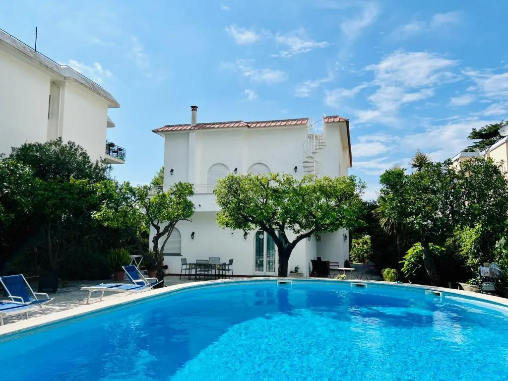 TRIPLE WITH TERRACE Room, Villa Sorrento Resort, Naples