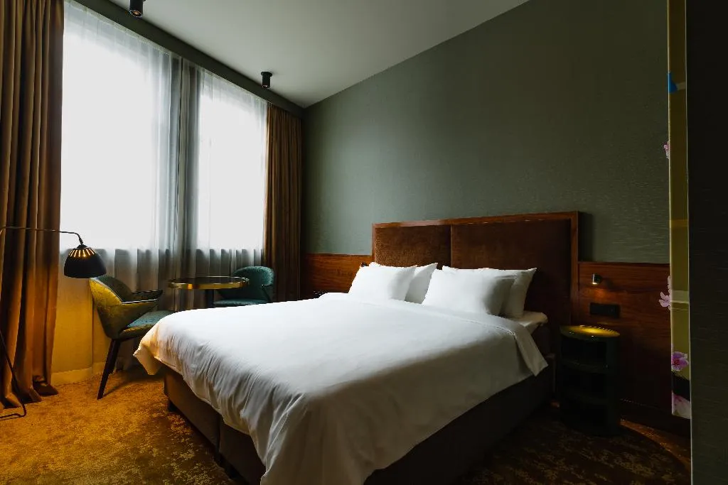 DOUBLE EXECUTIVE CANAL VIEW Room, Hotel MAI Amsterdam, Amsterdam