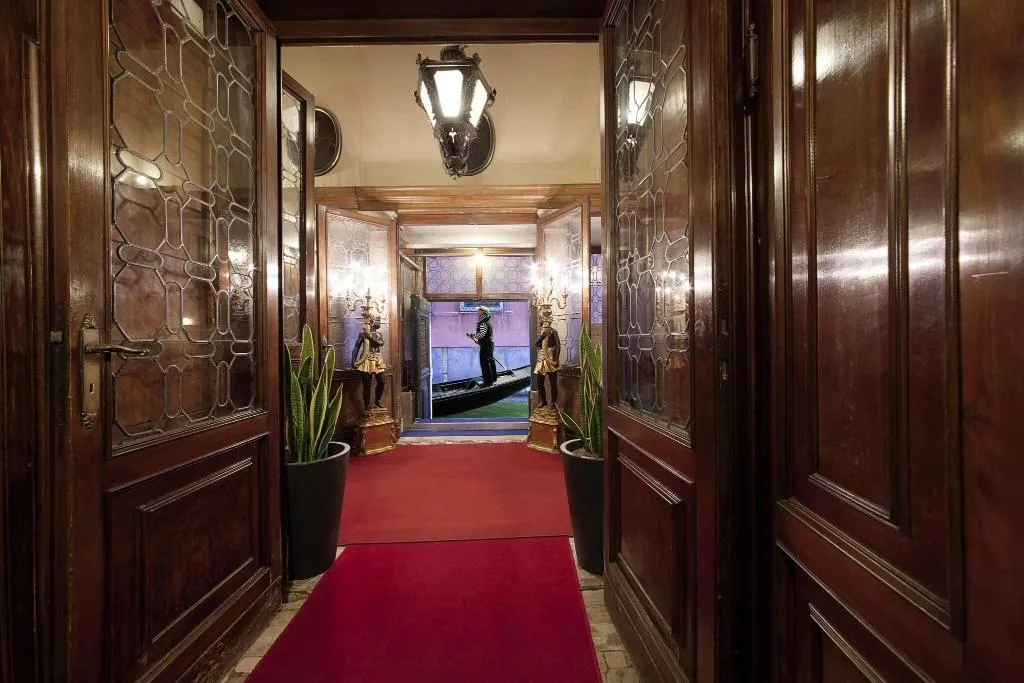 Lobby, Palazzetto Pisani, Venice