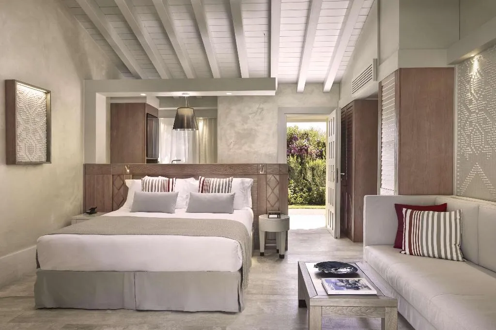 JUNIOR SUITE LAGOON VIEW Room, 7pines Resort Sardinia Destination By Hyatt, Olbia