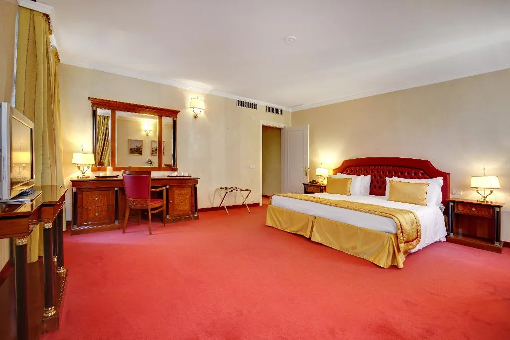Room, Dona Palace, Venice