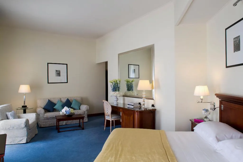 JUNIOR SUITE STANDARD Room, Starhotels Terminus, Naples