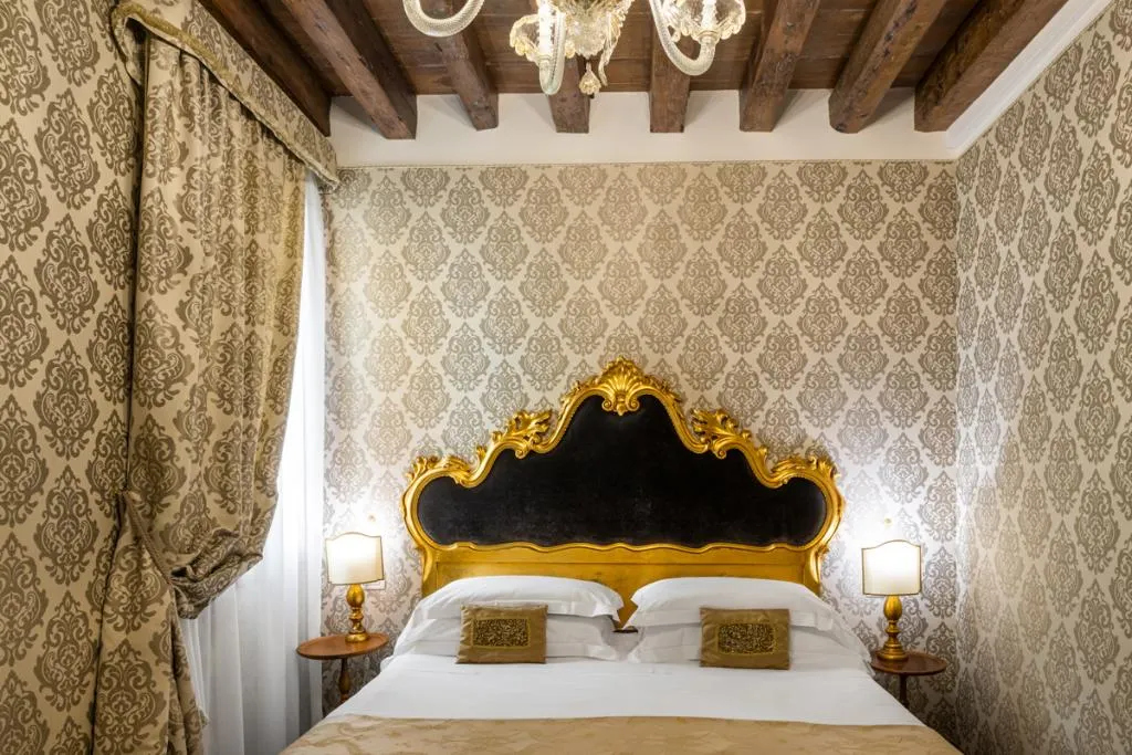 DOUBLE SUPERIOR Room, Concordia, Venice