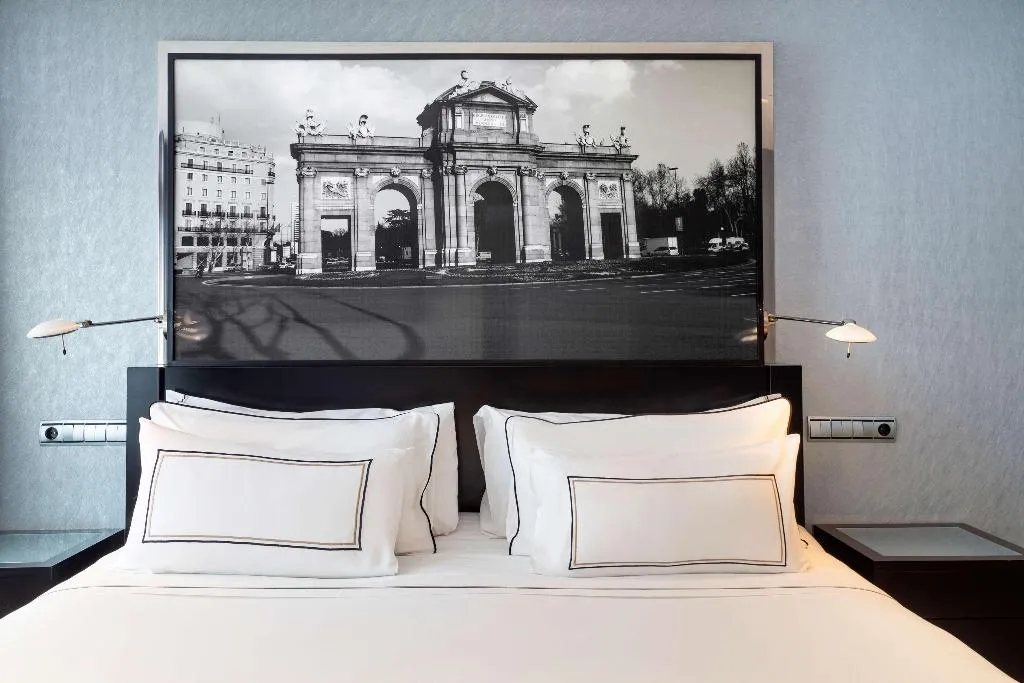 SUITE STANDARD Room, Melia Madrid Princesa, Madrid
