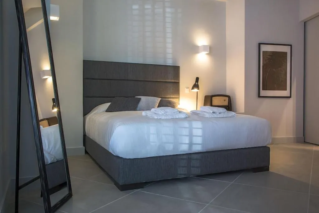 Room, Heart Of Athens, Athens