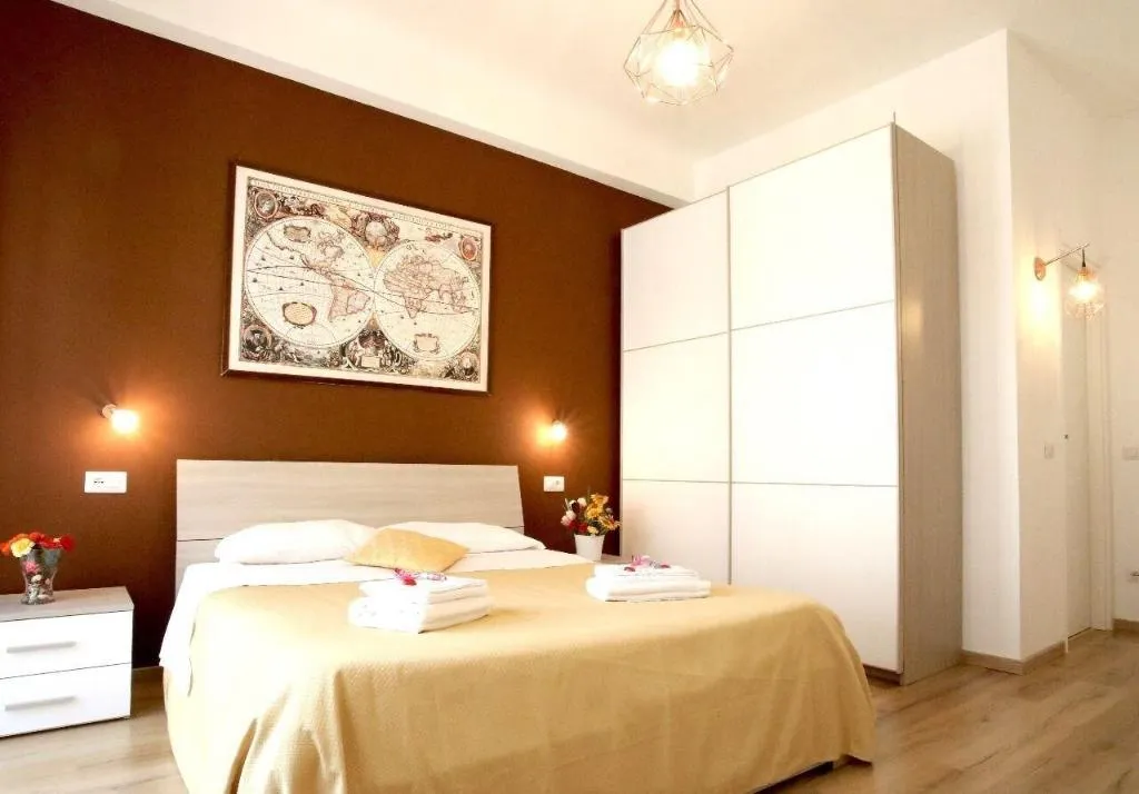 Room, Homs Sweet Home, Rome