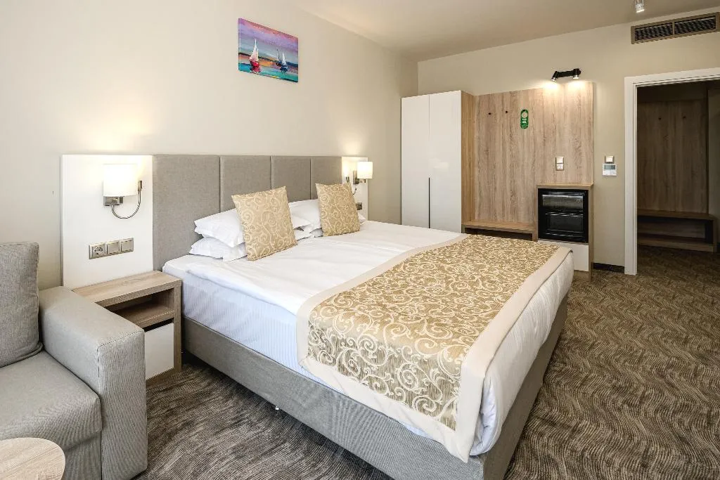APARTMENT ONE BEDROOM TWO BATHROOMS Room, Laguna Park Sunrise, Bourgas