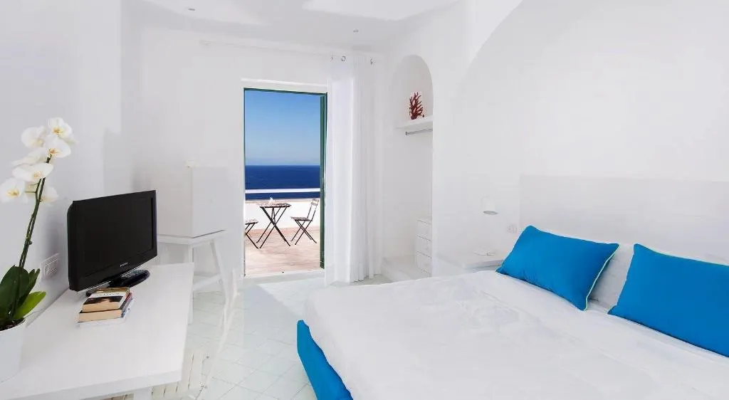 Room, Le Terrazze, Naples