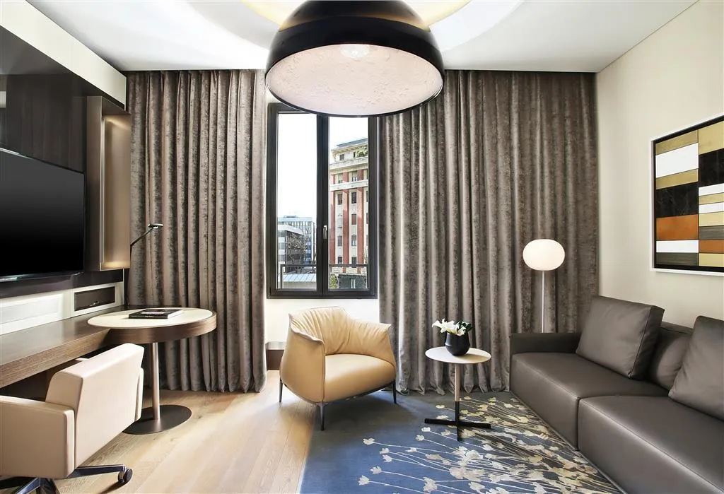 Room, Excelsior Hotel Gallia, a Luxury Collection Hotel, Milan