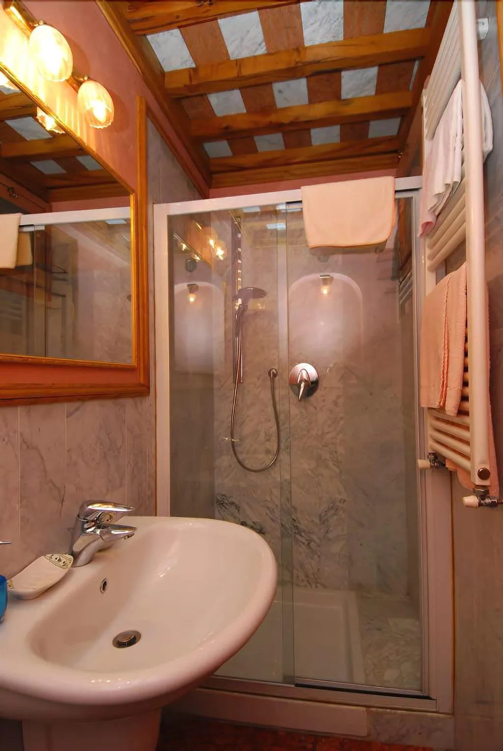 Room, Cavour 10, Florence