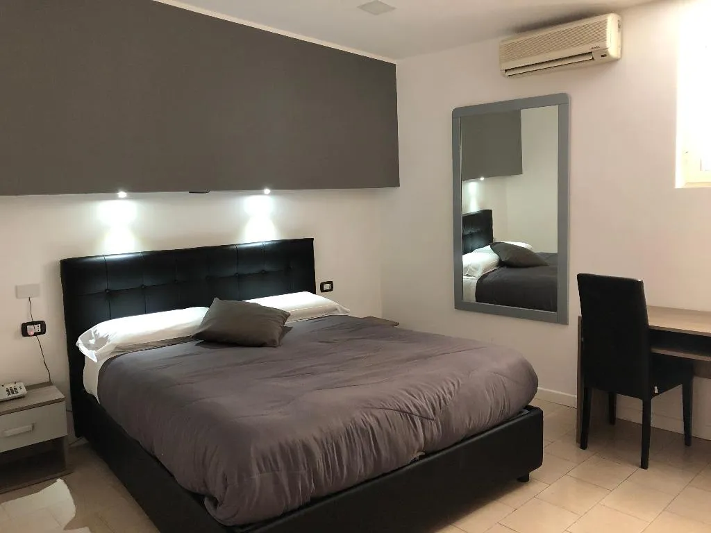 DOUBLE SINGLE USE STANDARD Room, Hotel Nettuno, Naples