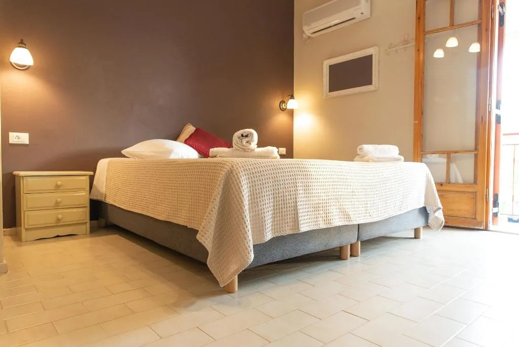 Room, Sisiotisa, Kefallinia