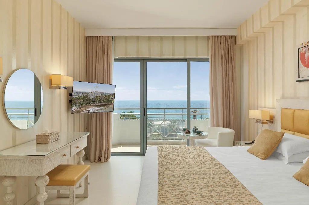 SUITE EXECUTIVE Room, St George Beach Hotel & Spa Resort, Cyprus