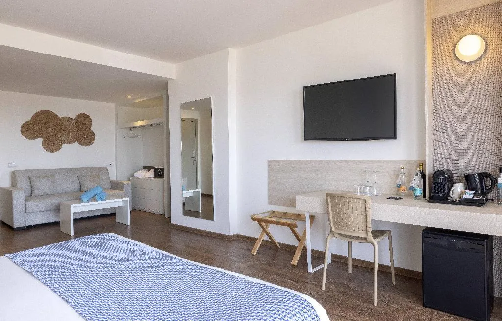 JUNIOR SUITE SEA VIEW Room, Alua Calas de Mallorca Resort, Majorca
